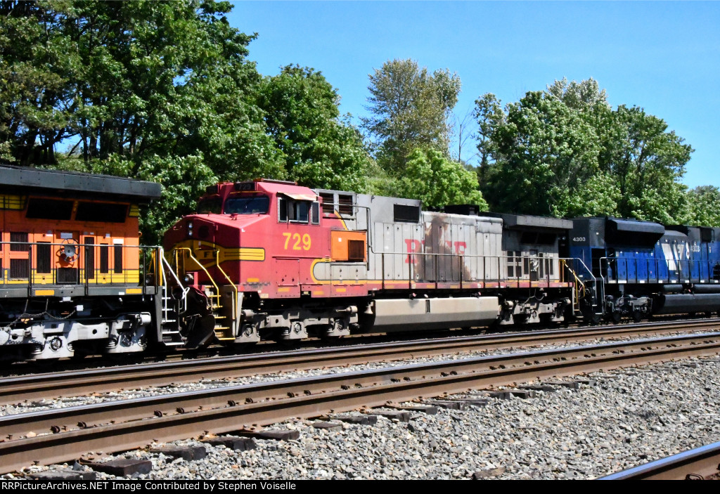 BNSF 729